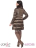 Стильное двубортное пальто Conso WMF170503 - mocco – кофейный​ А-силуэта классической длины. Модель с воротником-стойкой, оформленным мехом рекса, на магнитной застежке. Фото 3
