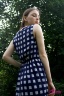 Длинное платье Deby Debo Square синий с белым чистые плавные линии и ультрамодный принт