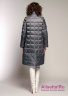 Пальто пуховое Miss NAUMI 18 W 102 00 31 Antacid – Серый​, полуприталенного трапецевидного силуэта. Стежка в крупную клетку, боковые накладные карманы. Вид сзади