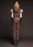 Пуховой женский жилет NAUMI 18 W 869 02 22 Military bronze – Хаки золотой ​среднего объема с капюшоном. Приталенный силуэт. Вид сзади 1
