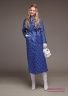 Купите пуховое пальто Miss Naumi 18 W 103 00 31 Denim – Синий ​приталенного силуэта. Ромбовидная стежка, крупные накладные карманы. Вид спереди 1