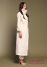 Купить ​длинное пальто NAUMI 024NS180001 IVORY - молочный​ на двусторонней молнии с высоким воротником-стойкой, регулируемой талией и низом со шнуром. Фото 2