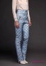Модные женские пуховые брюки​ Naumi 18 W 855 00 33 Blue smoke – Голубой из коллекции NAUMI зима 2018-2019. Вид сбоку 