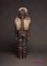 Комбинезон пуховой детский PRINCESS NAUMI 18 W 284 02 22 Military bronze – Хаки золотой, для девочки, стеганый. Линия талии оформлена поясом с эластичной тесьмой и шнурком. Вид сзади