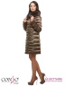 Эффектное пуховое пальто Conso WMF170512 - mocco – кофейный​ приталенного силуэта длиной до колена. Модель с глубоким запахом фиксируется на металлическую молнию по косой. Фото 2