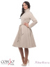Эффектное женское пальто CONSO SS170103 - light beige​ - светло-бежевый​ длины миди для прохладной погоды. Модель силуэта «New look», с длинными рукавами и отложным воротником. Фото 2
