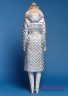 Пальто пуховое NAUMI 18 W 773 02 23 Silver – Серебряный ​женское полуприлегающего силуэта, длиной ниже колена, со съемным капюшоном. Вид сзади 2
