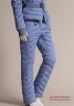 Пуховые брюки Брюки NAUMI NS17 51 00 SKY BLUE - голубой​ в стежку-елочку с завышенной талией. Для усиления низа брюк вшиты боковые молнии. Фото 1