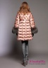 Пальто женское пуховое NAUMI 18 W 705 02 13 Koko Rose Smoke – Розовый ​зимнее А-силуэта среднего объема, длиной до колена. Рукав цельнокроеный, двухшовный. Вид сзади