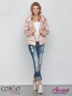 Модная женская куртка на весну и лето CONSO SS 190114 rose pearl – перламутрово-розовый свободного силуэта. Купите недорого в официальном интернет-магазине Alisetta.ru. Фото 2