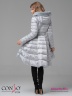 Эффектное пальто Conso WMF 180510 - light silver – серебристый​ средней длины. Модель приталенного кроя, подчеркнутого поясом. Фото 5