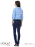 Модная куртка укороченного типа CONSO SS170108 - blue melange - синий меланж​ для прохладной погоды. Свободный силуэт со спущенным плечом и рукавами три четверти. Модель со свободным воротником-стойкой застегивается на потайные кнопки. Фото 3