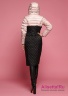 Пальто стеганое прилегающего силуэта Miss NAUMI 18 W 157 00 31 Rose/Black – Розовый/Черный​, с притачным корсетом на шнуровке по полочке. Длина ниже колена. Вид сзади