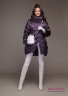 Куртка женская пуховая NAUMI 18 W 761 00 33 Tulip – Фиолетовый​ расширенного силуэта присобранная по низу («кокон»), свободного объема.