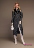 Пальто пуховое женское NAUMI 18 W 716 01 33 Black – Черный зимнее облегающего силуэта, длиной выше щиколоток. На полочке и спинке рельефы из проймы. Вид спереди