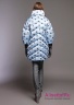 Куртка женская пуховая NAUMI 18 W 761 00 13 Koko Blue Smoke – Голубой​ расширенного силуэта присобранная по низу («кокон»), свободного объема. Вид сзади