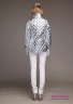 Рубашка пуховая женская NAUMI 18 W 817 00 23 Silver – Серебряный ​приталенного силуэта. Рукав втачной двухшовный. Вид сзади