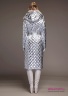 Пальто женское пуховое NAUMI 18 W 710 02 23 Silver – Серебряный​, двубортное, полуприлегающего силуэта, длиной ниже колена, со съемным капюшоном. Вид сзади